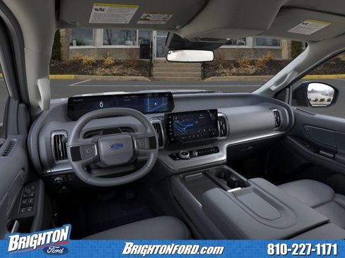 Used 2026 Ford Expedition Active AWD/4WD image 9