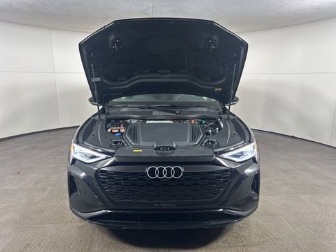 Used 2024 Audi Q8 e-tron Premium Plus w/ Premium Plus Package image 34