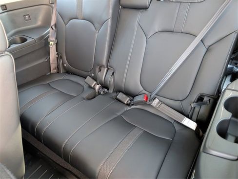 New 2025 Honda Pilot Touring image 32