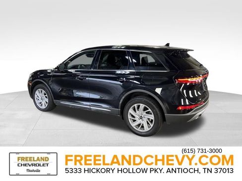 Used 2023 Lincoln Corsair AWD image 4