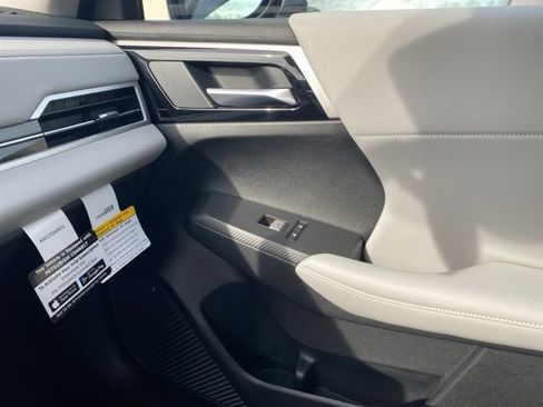 New 2026 Mitsubishi Outlander LE image 34