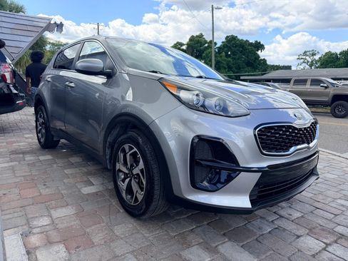 Used 2020 Kia Sportage LX FWD image 2
