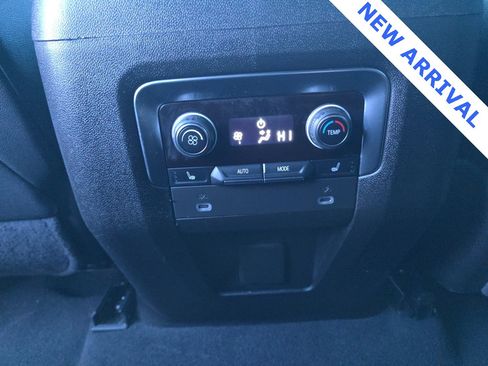 Used 2022 Chevrolet Tahoe Z71 w/ Luxury Package image 30