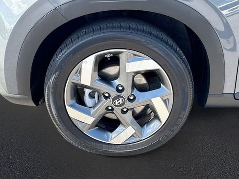 Used 2025 Hyundai Venue SEL FWD image 29