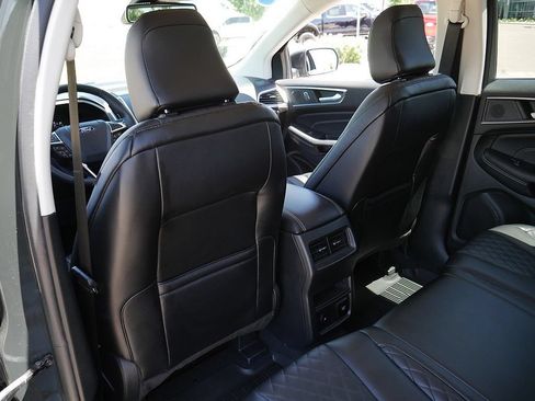 Used 2024 Ford Edge Titanium AWD/4WD image 17