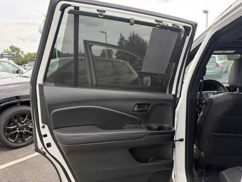 Used 2023 Honda Passport TrailSport image 9