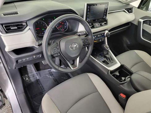 Used 2019 Toyota RAV4 XLE Premium image 13