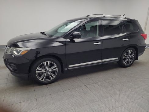 Used 2017 Nissan Pathfinder Platinum FWD image 2