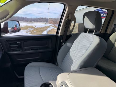 Used 2018 RAM 2500 Tradesman w/ Chrome Appearance Group image 35