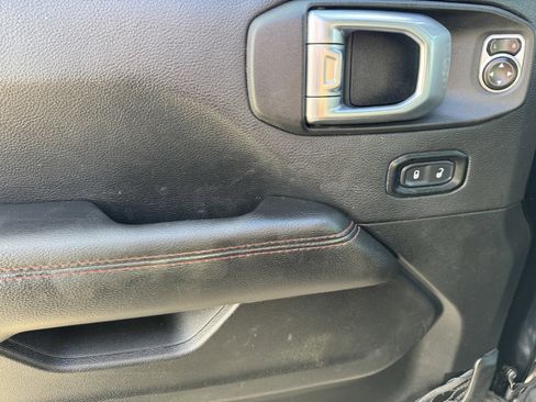 Used 2021 Jeep Gladiator Rubicon w/ Cold Weather Group image 11