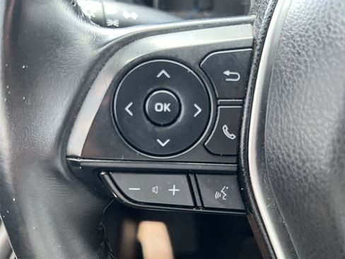 Used 2021 Toyota Venza LE image 24