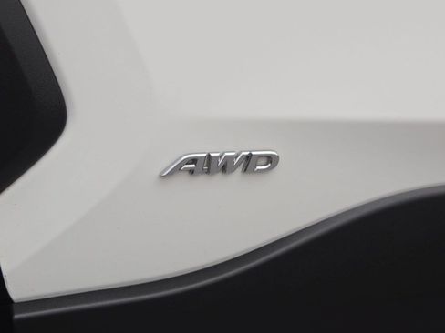 Certified 2025 Toyota RAV4 LE AWD/4WD image 32