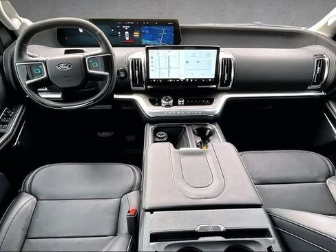 New 2025 Ford Expedition Platinum w/ Driver's Package AWD/4WD image 5