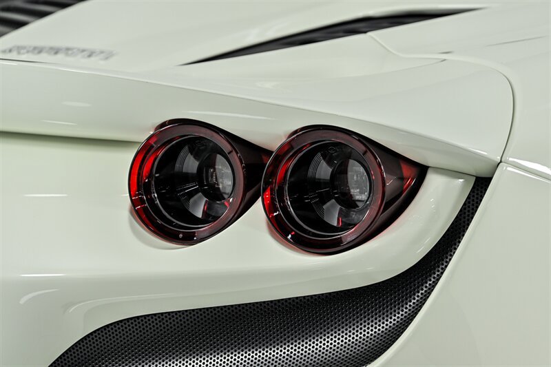 Used 2022 Ferrari F8 Tributo RWD image 15