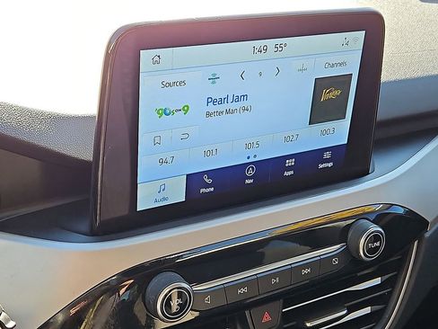 Used 2021 Ford Escape SE image 17