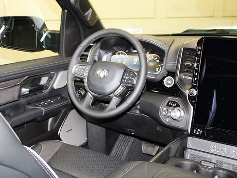 New 2026 RAM 1500 Laramie AWD/4WD image 13