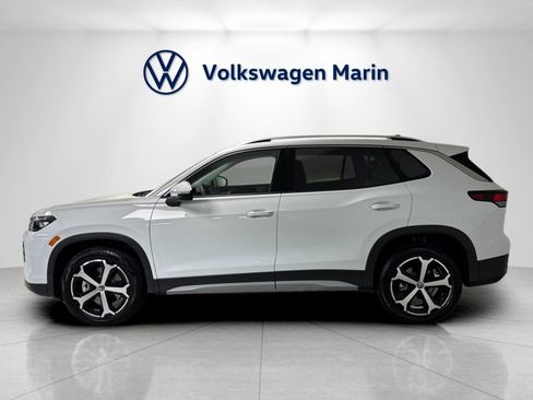 New 2026 Volkswagen Tiguan SE image 2