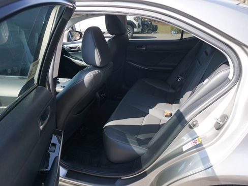 Used 2017 Lexus IS 200t image 12