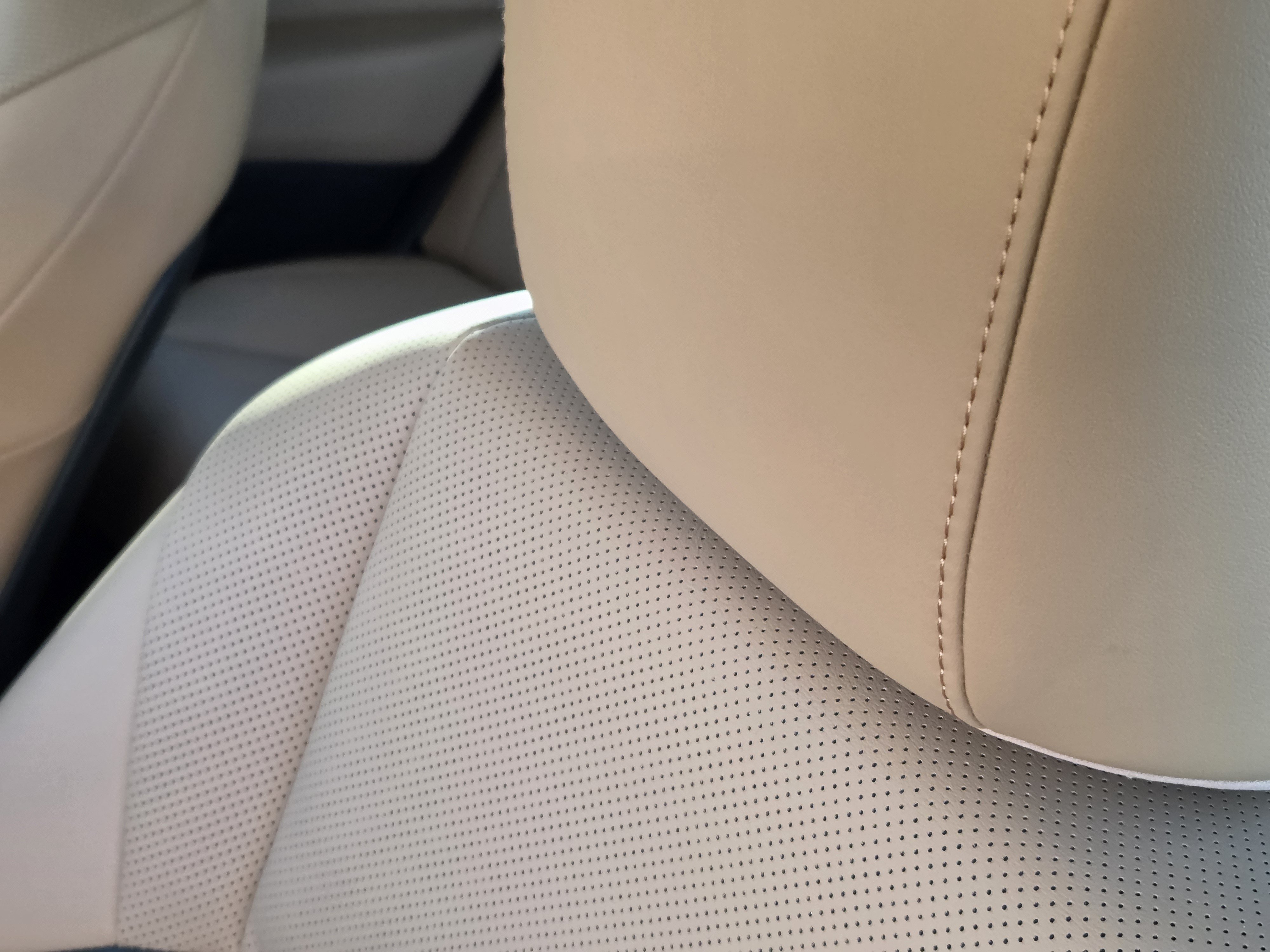 Used 2025 Lexus ES 350 w/ Premium Package FWD image 16