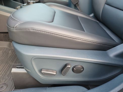 New 2025 Ford Maverick Lariat w/ Black Appearance Package image 18