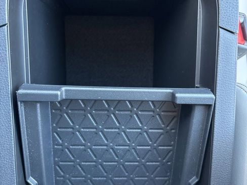 Used 2023 Toyota RAV4 Limited image 22