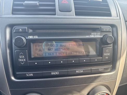 Used 2012 Toyota Corolla S image 21