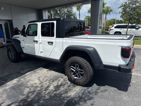 Used 2026 Jeep Gladiator Mojave AWD/4WD image 4