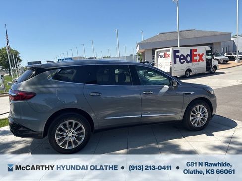 Used 2021 Buick Enclave Essence w/ Sound and Sites Package FWD image 11