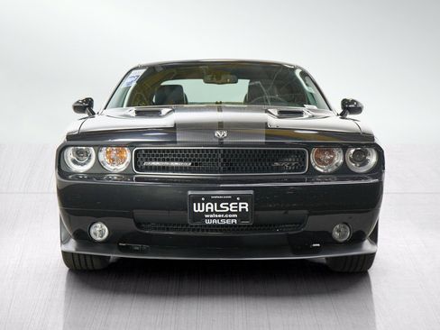 Used 2009 Dodge Challenger SRT8 w/ SRT Option Group II RWD image 8