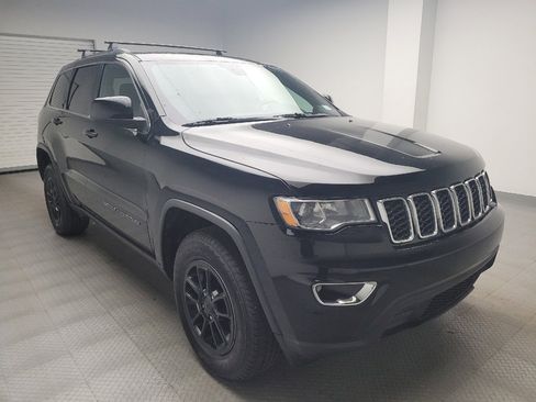 Used 2018 Jeep Grand Cherokee Laredo AWD/4WD image 13