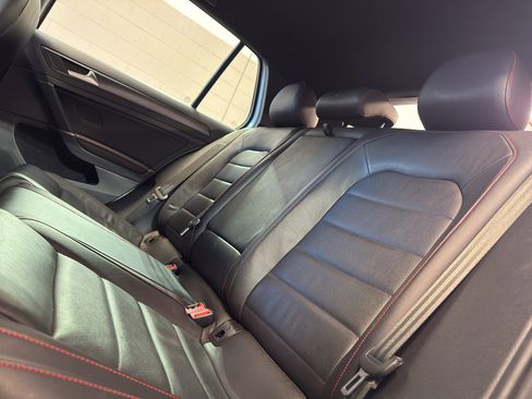 Used 2018 Volkswagen GTI Autobahn FWD image 30
