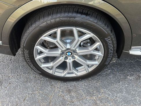 Used 2027 BMW X7 xDrive40i AWD/4WD image 42