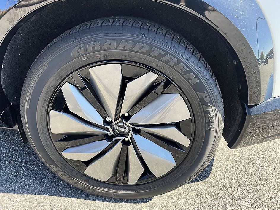 Certified 2025 Nissan Ariya FWD image 10