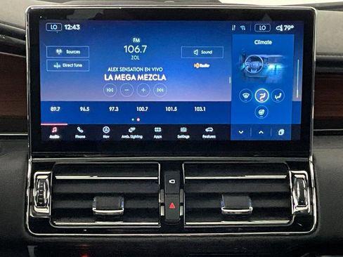 Used 2024 Lincoln Navigator Premiere AWD/4WD image 11
