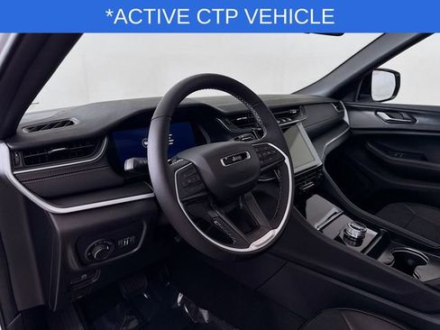 New 2025 Jeep Grand Cherokee Altitude AWD/4WD image 9