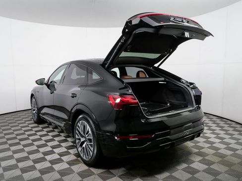 Certified 2024 Audi Q8 e-tron Prestige image 34