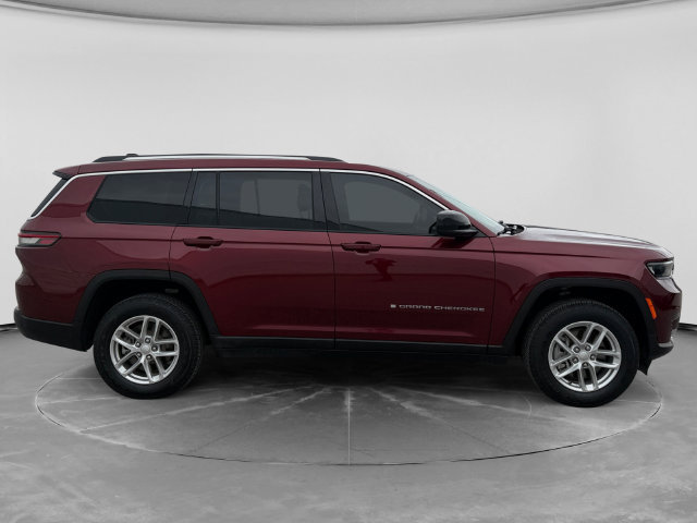 Used 2023 Jeep Grand Cherokee L Laredo AWD/4WD image 2