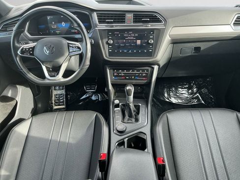 Used 2023 Volkswagen Tiguan SE R-Line image 10