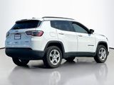 Used 2024 Jeep Compass Latitude image 2