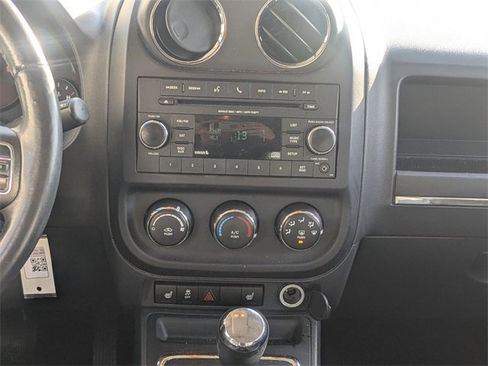 Used 2015 Jeep Patriot High Altitude image 18
