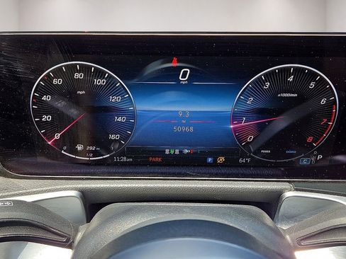Used 2025 Mercedes-Benz GLB 250 image 23