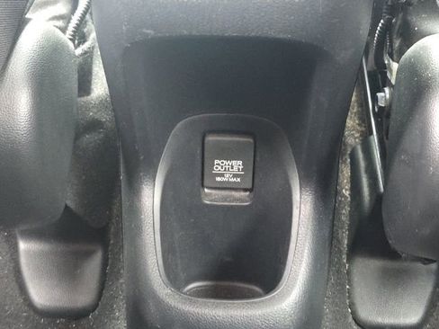 Used 2018 Honda HR-V EX image 17