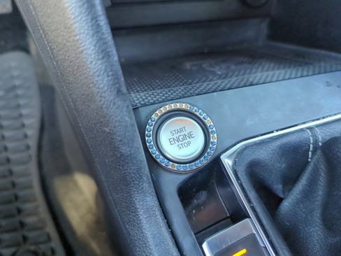 Certified 2022 Volkswagen Taos SE image 28