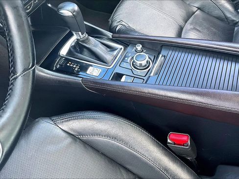 Used 2018 MAZDA MAZDA3 Grand Touring w/ Premium Equipment Package image 18