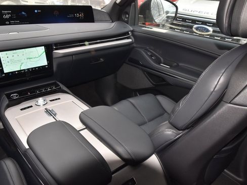 New 2025 Lincoln Navigator Reserve w/ Jet Appearance Package image 25