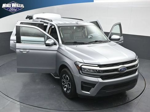 Used 2023 Ford Expedition XLT RWD image 25