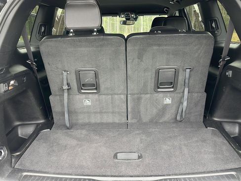 Used 2023 Jeep Grand Cherokee L Laredo image 28