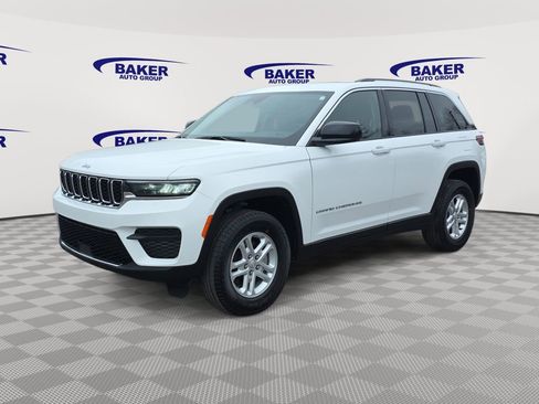 Used 2023 Jeep Grand Cherokee Laredo AWD/4WD image 7
