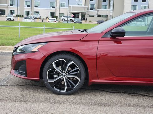 New 2026 Nissan Altima 2.5 SR FWD image 6