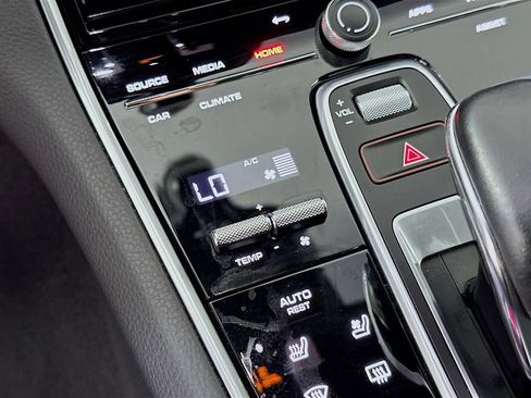 Certified 2023 Porsche Panamera 4 AWD/4WD image 18
